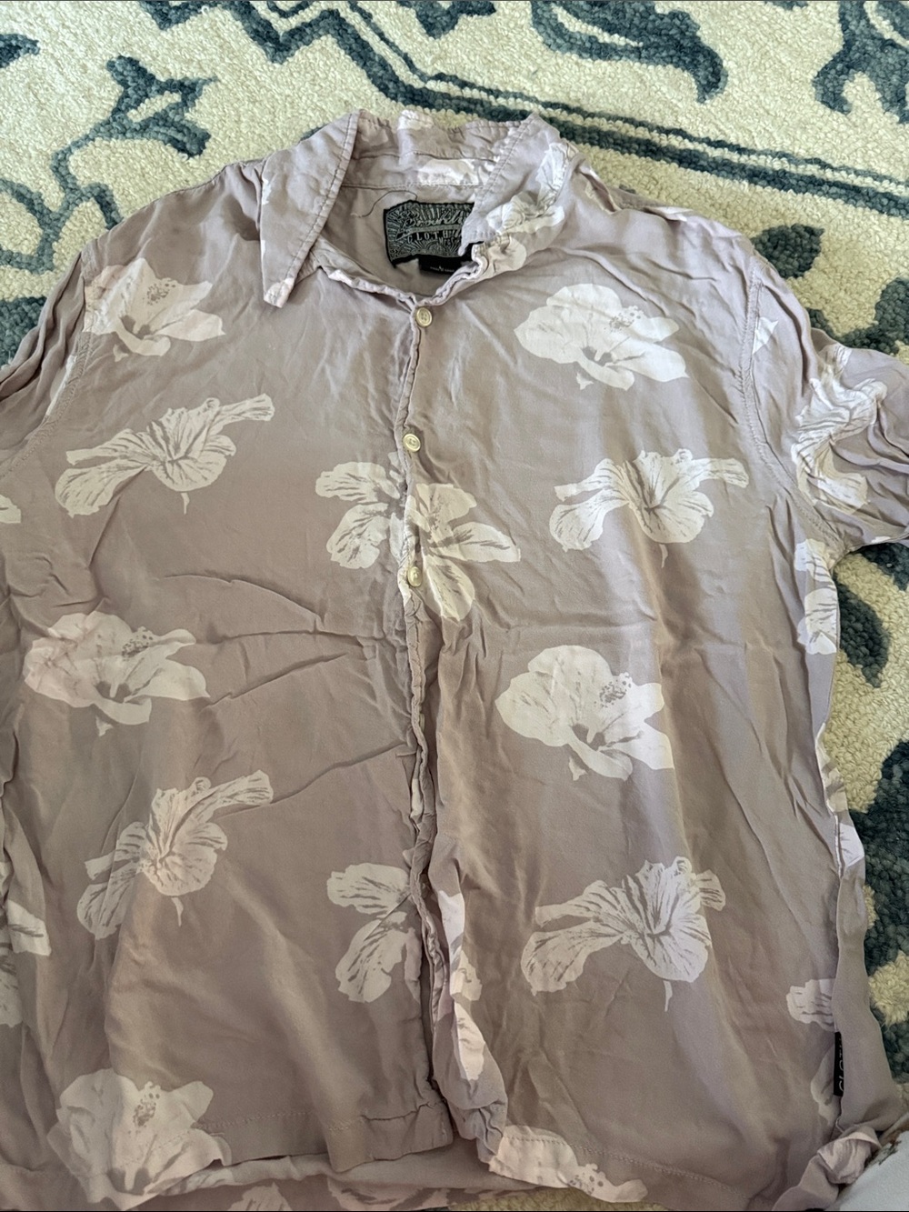 Button-Down Floral Short-Sleeve Shirt in Mauve